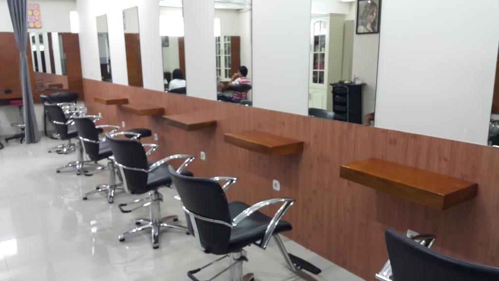 Biz Hotel City Center امبون المظهر الخارجي الصورة