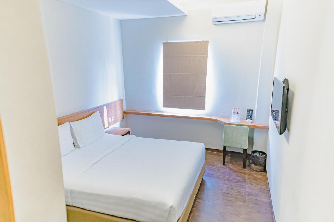 Biz Hotel City Center امبون المظهر الخارجي الصورة