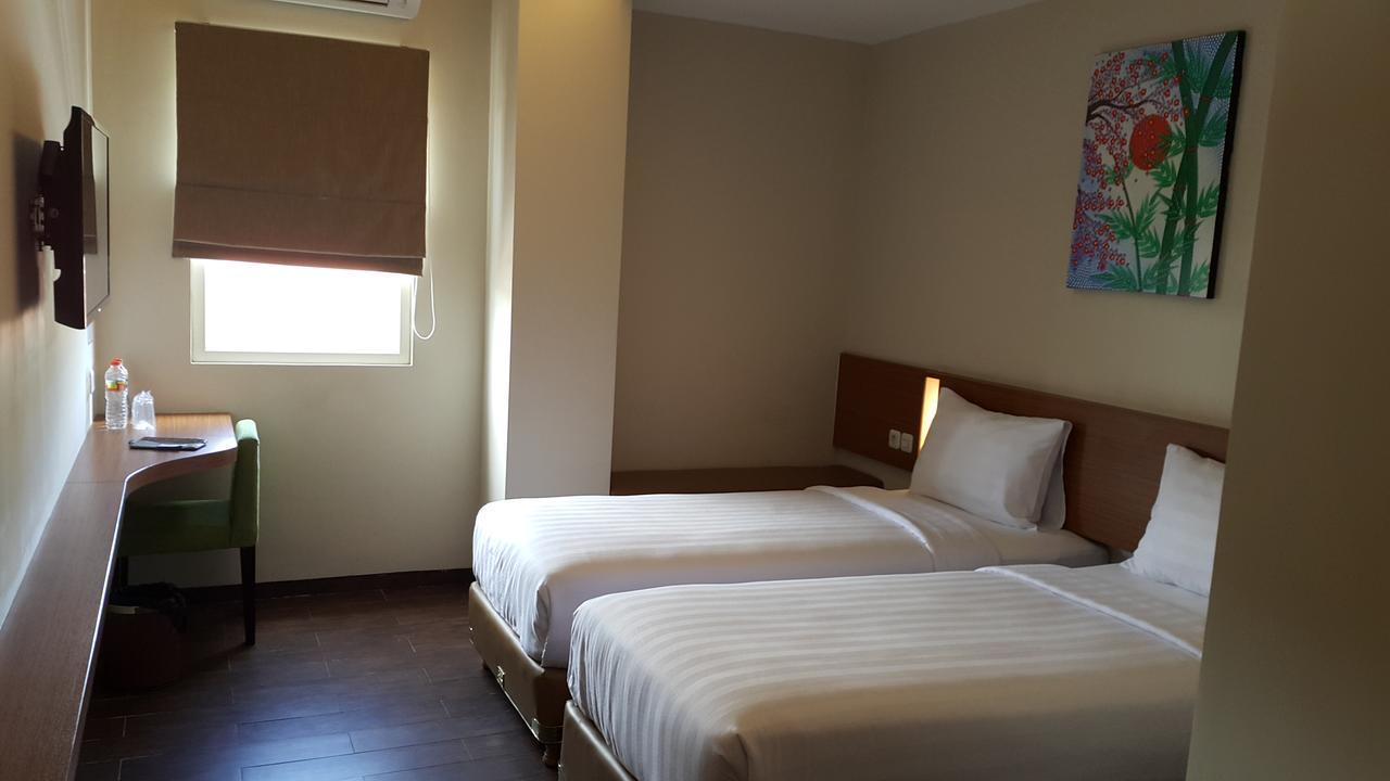 Biz Hotel City Center امبون المظهر الخارجي الصورة