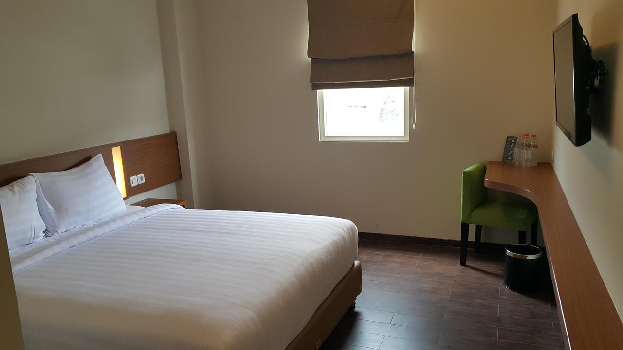 Biz Hotel City Center امبون المظهر الخارجي الصورة