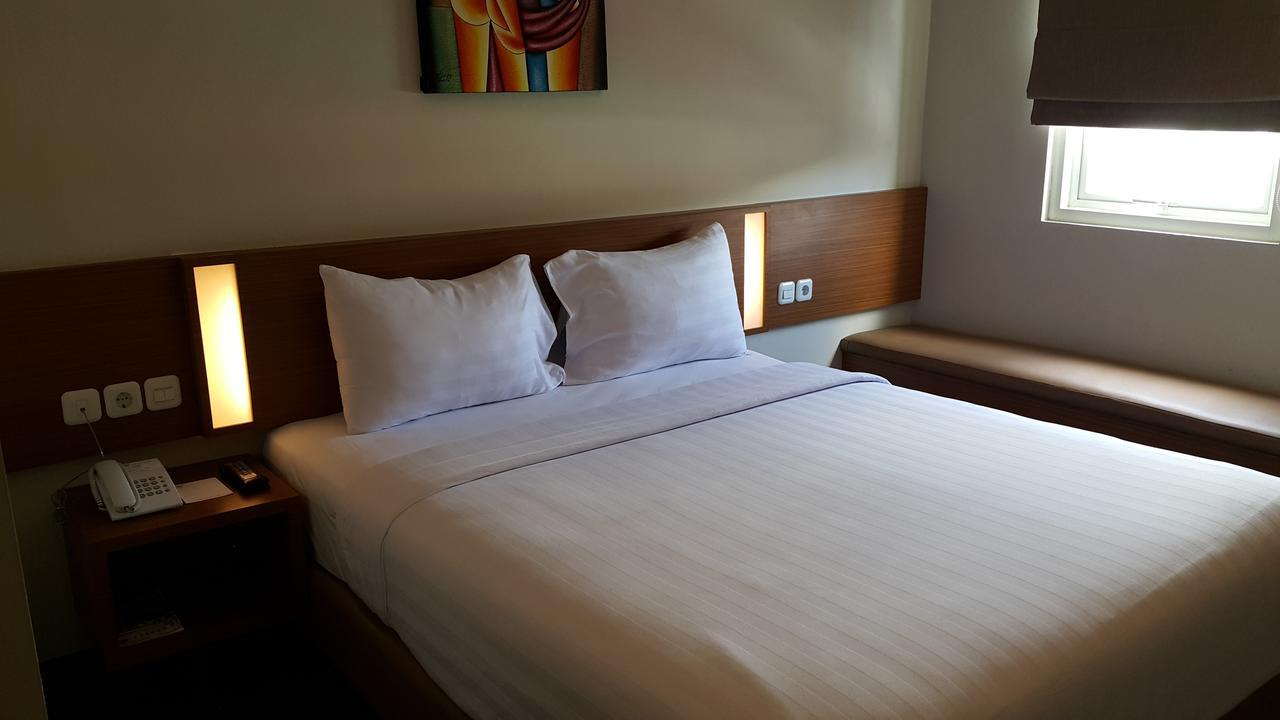 Biz Hotel City Center امبون المظهر الخارجي الصورة
