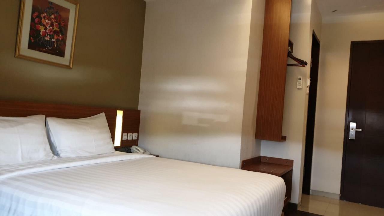 Biz Hotel City Center امبون المظهر الخارجي الصورة